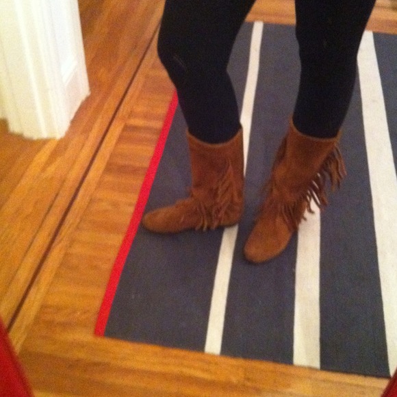 REDUCED Minnetonka Boots Chestnut Color, size 6.5