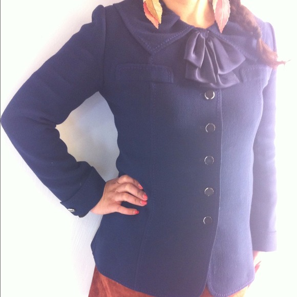 Vintage jacket with ruffle collar and silk scarf - Picture 2 of 4