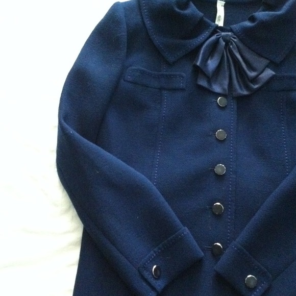 Vintage jacket with ruffle collar and silk scarf - Picture 4 of 4