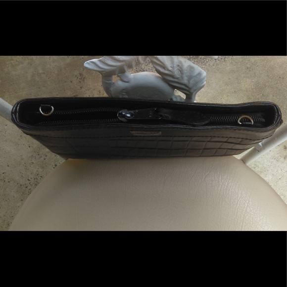 Brighton Clutch/Crossbody (Strap is missing) - Picture 5 of 5