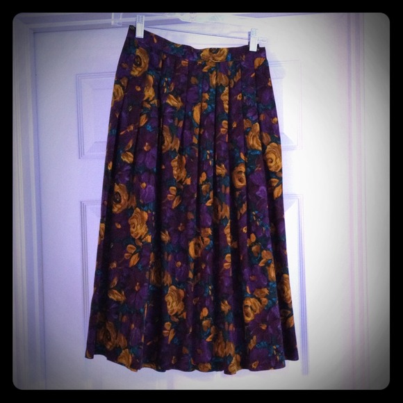 Dresses & Skirts - Vintage Purple Skirt