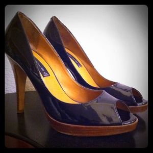 Steven black patent leather peeptoe heels