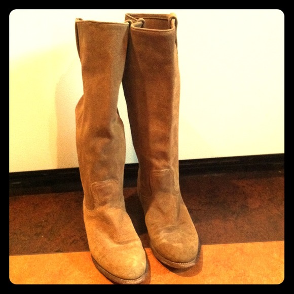 REDUCED!  Super soft Frye suede boots, sz 8.5
