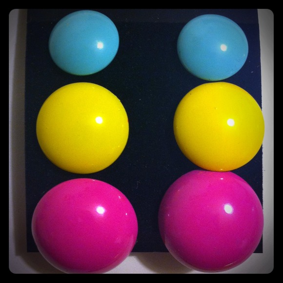 Jewelry - 3 pairs of color pop earrings & 🚲 earrings!