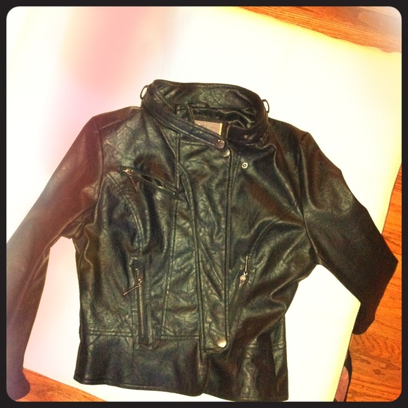 🌟reduced🌟Black Faux Leather Peplum jacket