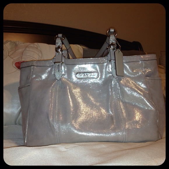 Reserved for @gshook- Coach purse