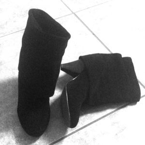 Black suede short boots
