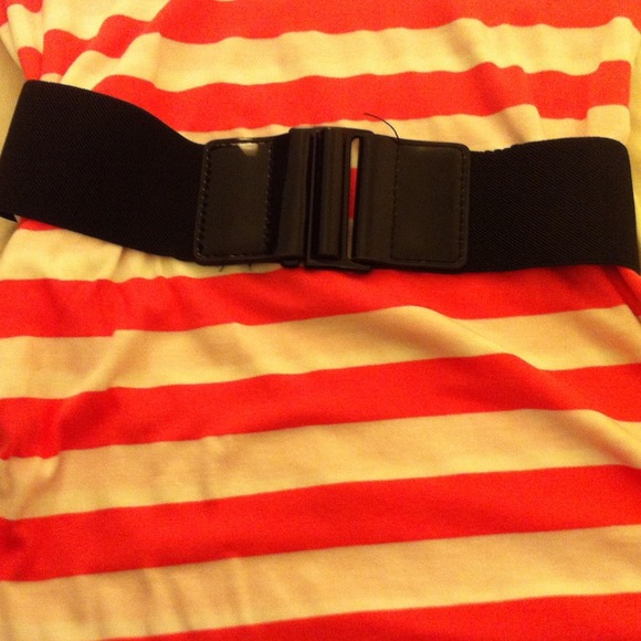 Cute striped top . Perfect for summer - Picture 3 of 4