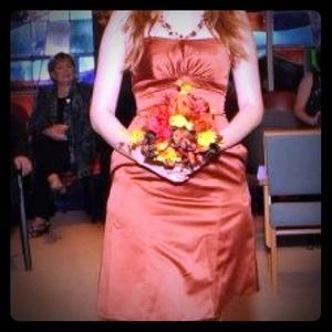 💐 knee length dress in cognac 💐