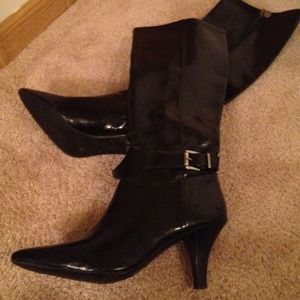 Black knee-high Etienne Aigner boots