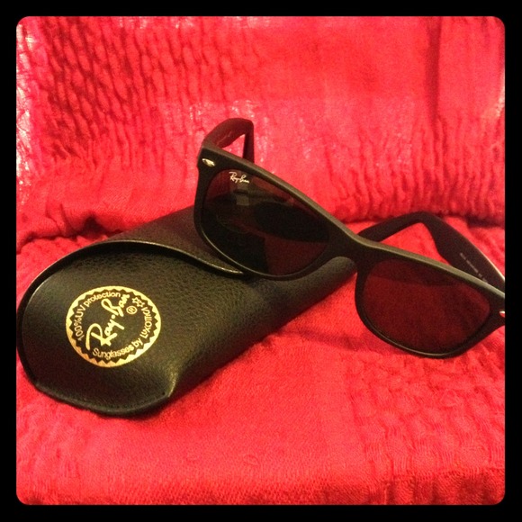 RESERVED! Women's Rayban Wayfarer sunglasses