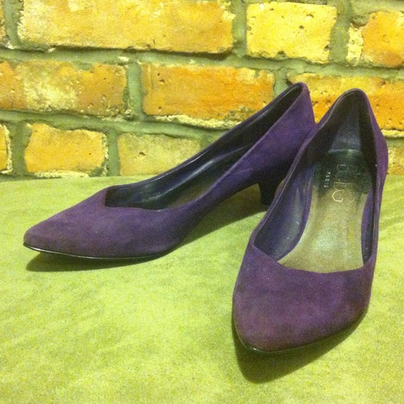 Purple Pointy-toes! - Picture 2 of 3