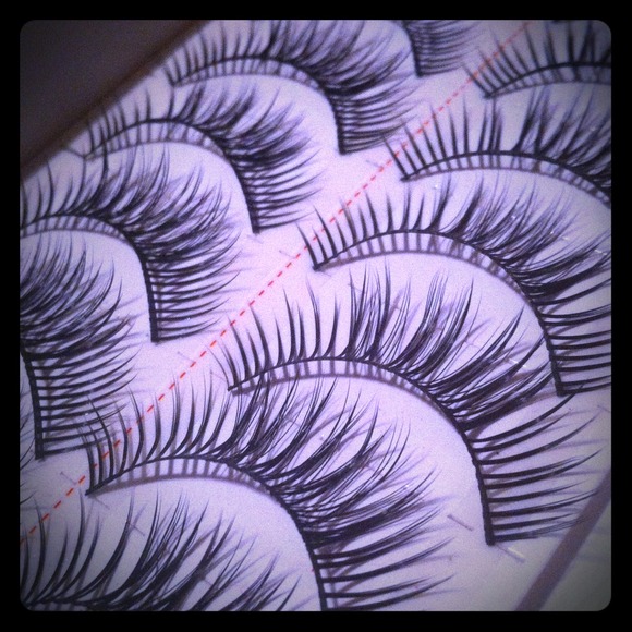 Fake eyelashes