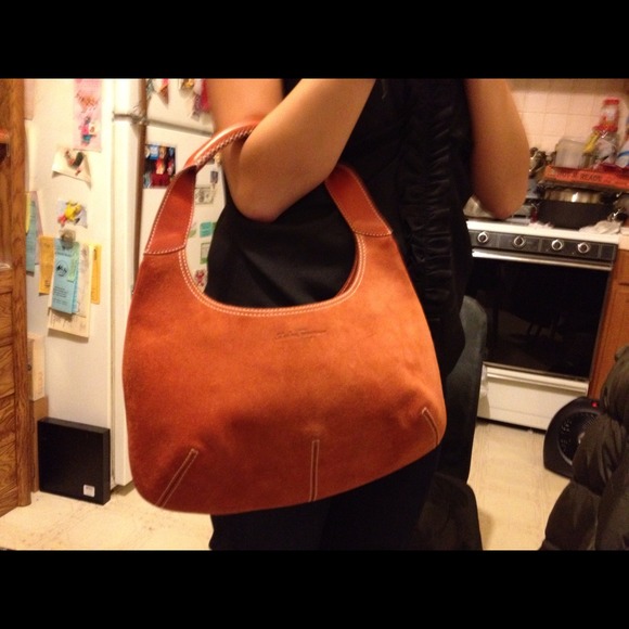 Reduced-Ferragamo suede handbag - Picture 2 of 4