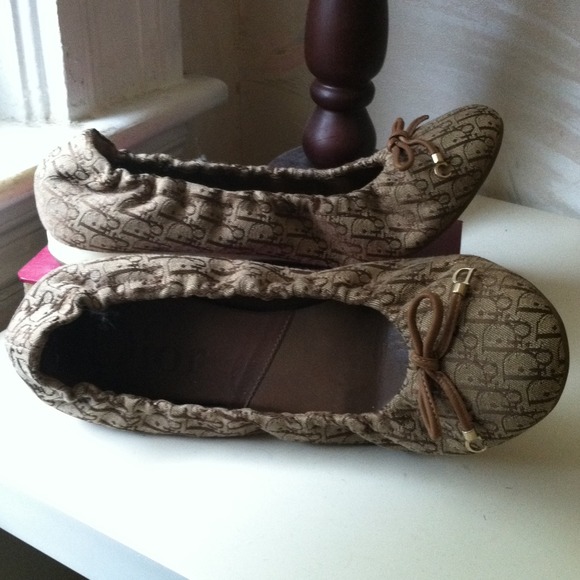 Nude/beige Dior ballet flats