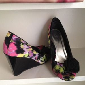 Fab Printed Neon Wedges