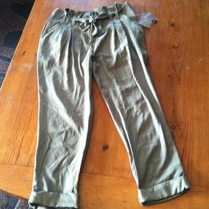 Urban outfitters Capri pants