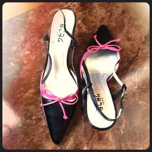 Pink 🎀bows kitty heels ...