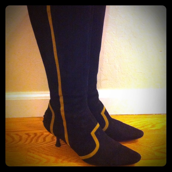 Tod's suede boots