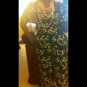 H&M Pants - H&M Floral Pants Romper✨RESERVED FOR ALECIA H&M Pants - H&M Floral Pants Romper✨RESERVED FOR ALECIA