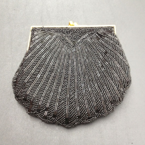 🐚Vintage Black Beaded, Shell Shaped Purse