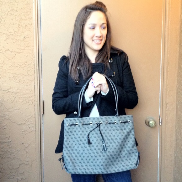 ** RESERVED** D&B purse
