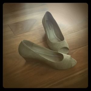 Size 9 suede platforms