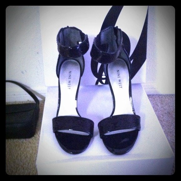 Pssssssttt hey you !! Look at me !!