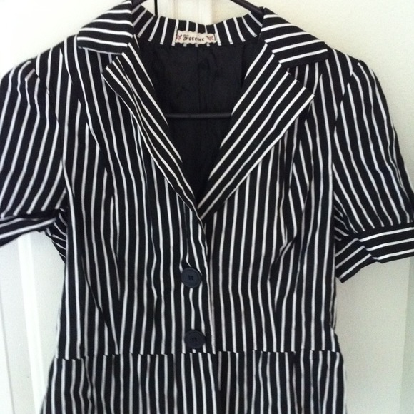 Zebra printed short jacket or shrug - Picture 4 of 4