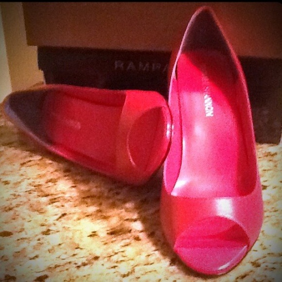 Red Genuine leather pump - Picture 4 of 4