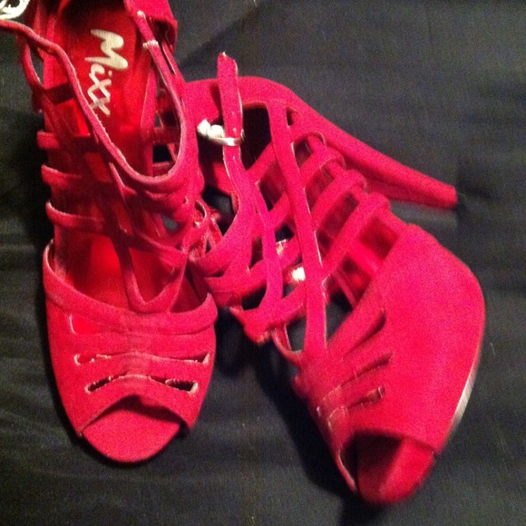 Hot red heels