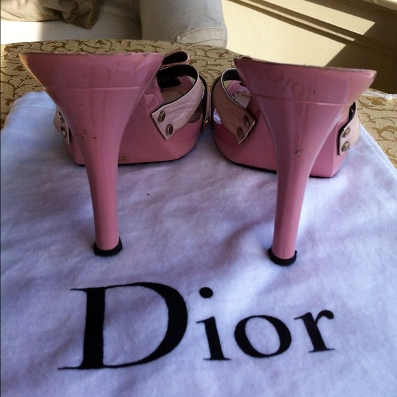 Super Cute Pink Dior Sandals - Picture 4 of 4