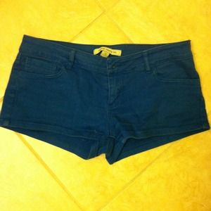 Really cute blue short pants :)
