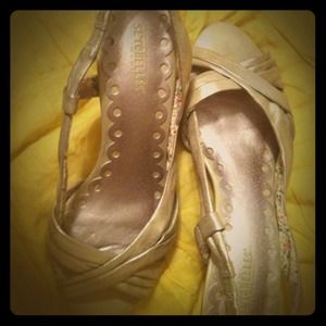 Seychelles 7.5 nude/ golden sandal