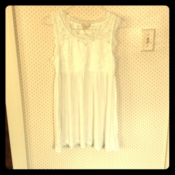 Forever 21 off-white baby doll mini dress.