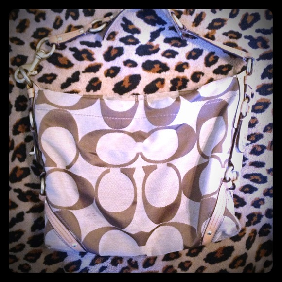 Reserved for @aherli Coach purse