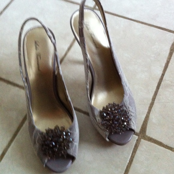 Beautiful, chic, sling-back heels with lace