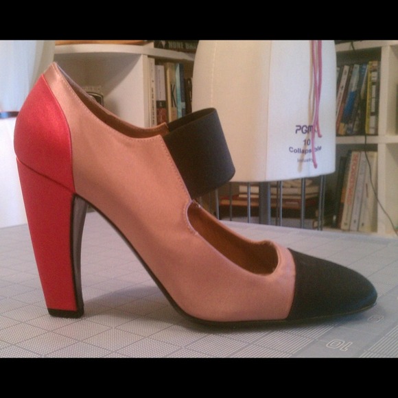 Prada - pop of pink!