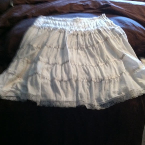 White mid length flirty skirt