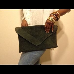 Oversized clutch