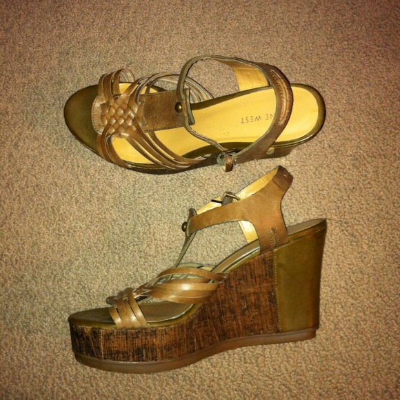 Comfy and cute Safari sandals! Great for Spring - Picture 1 of 4