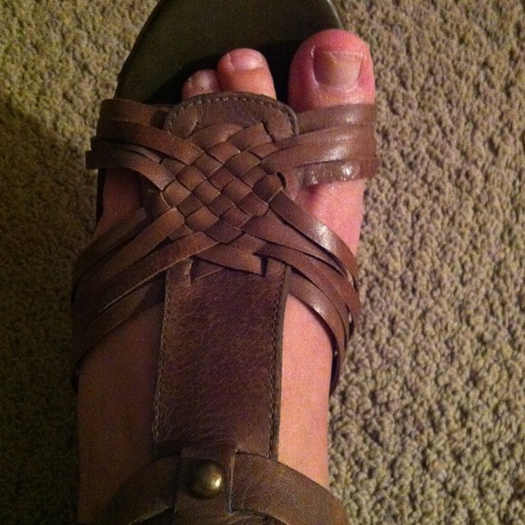 Comfy and cute Safari sandals! Great for Spring - Picture 4 of 4