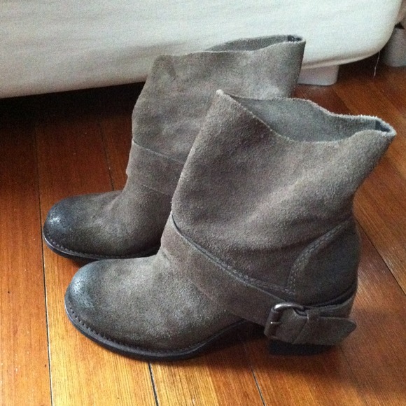 Vera Wang Lavender boot