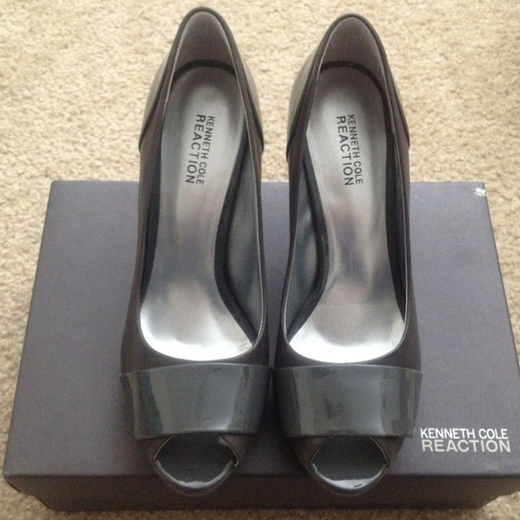 Kenneth Cole Pumps