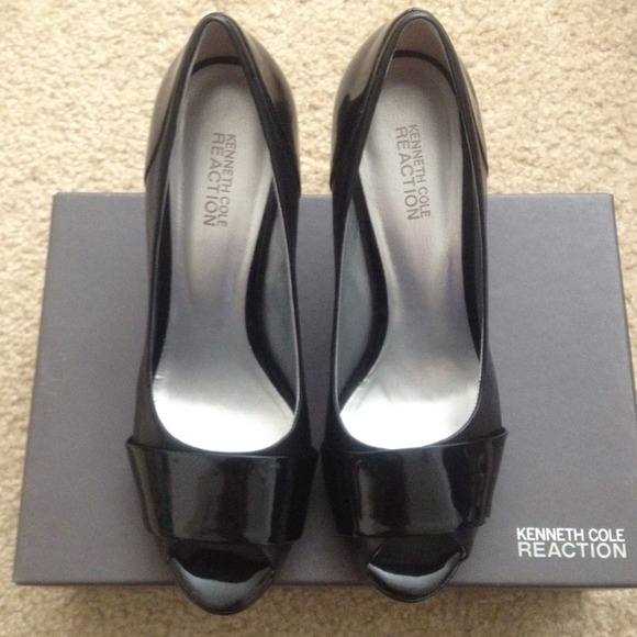 Kenneth Cole Heels!!