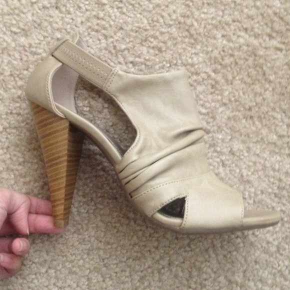 Heels!! - Picture 2 of 2
