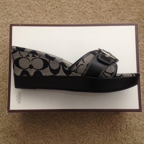 Coach Wedge! - Picture 2 of 2