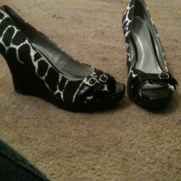 Cow printed wedges great condition!!!