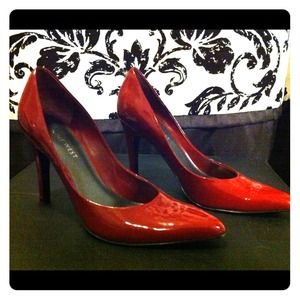 RESERVED: Nine West Patent Leather pumps