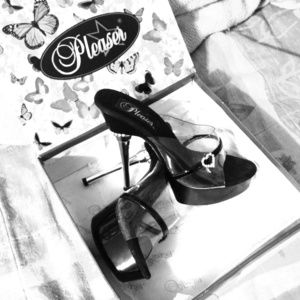 👠Sexy Black Stilettos👠